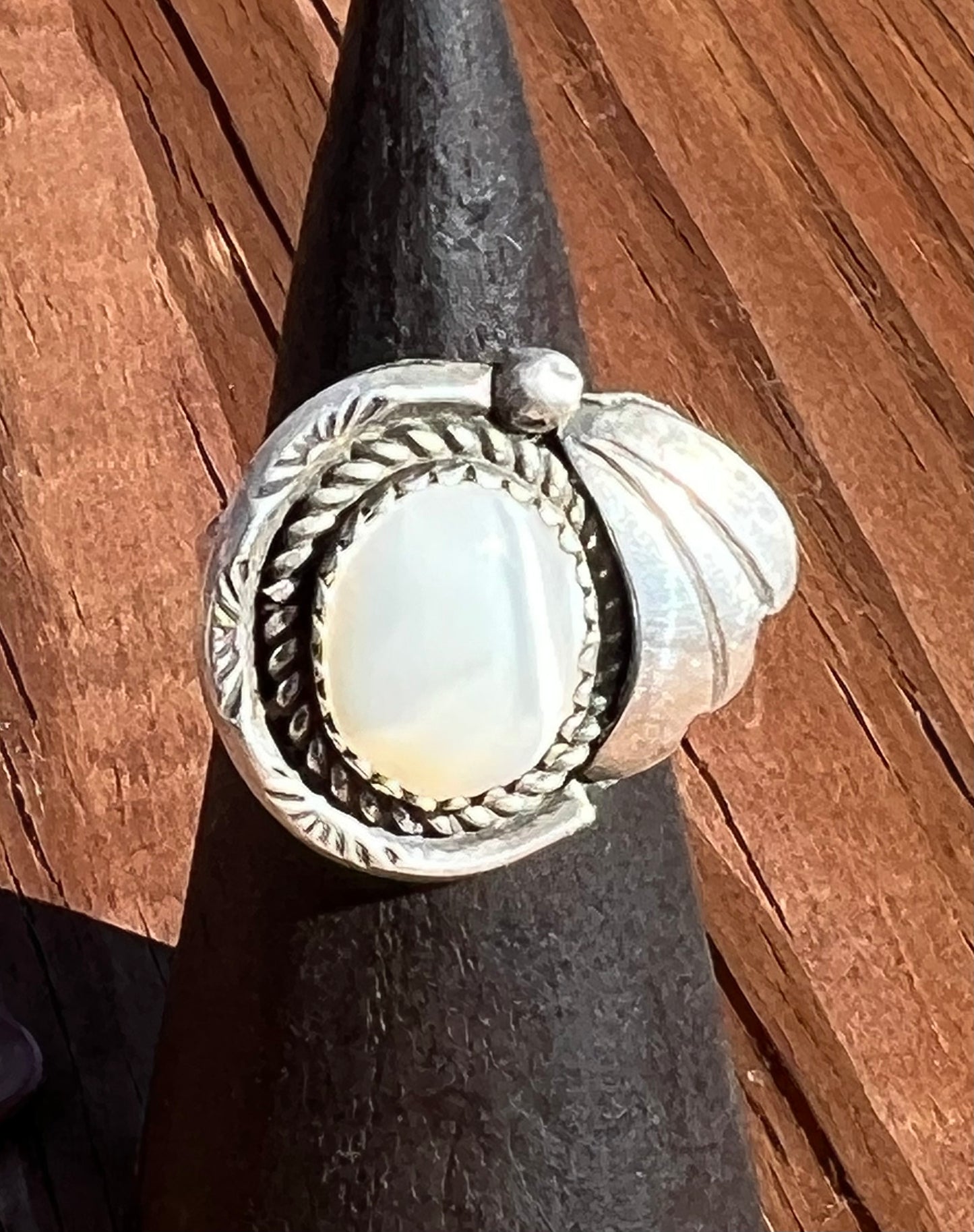 Vintage Navajo Sterling Silver Mother of Pearl Ring  Size 6