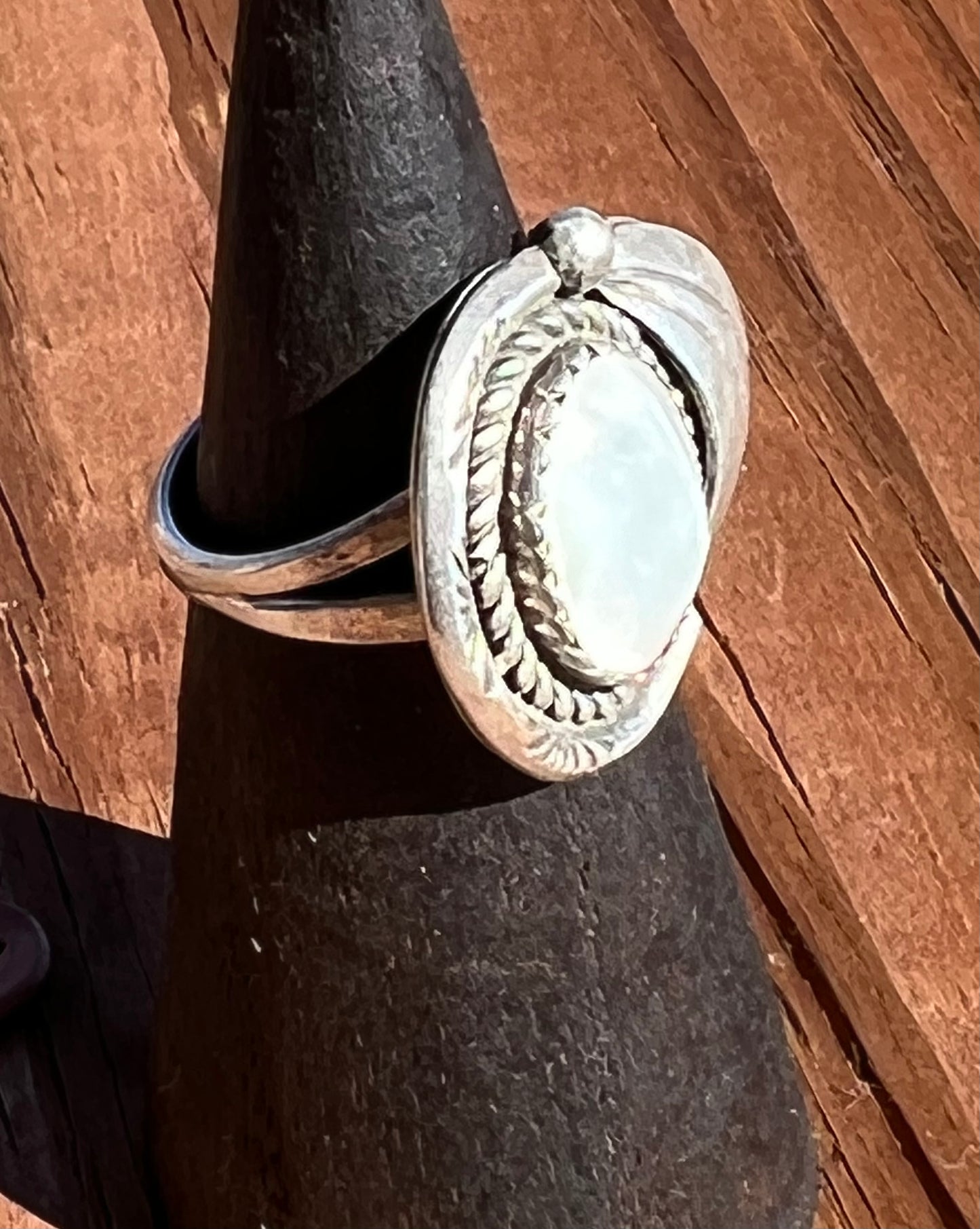 Vintage Navajo Sterling Silver Mother of Pearl Ring  Size 6